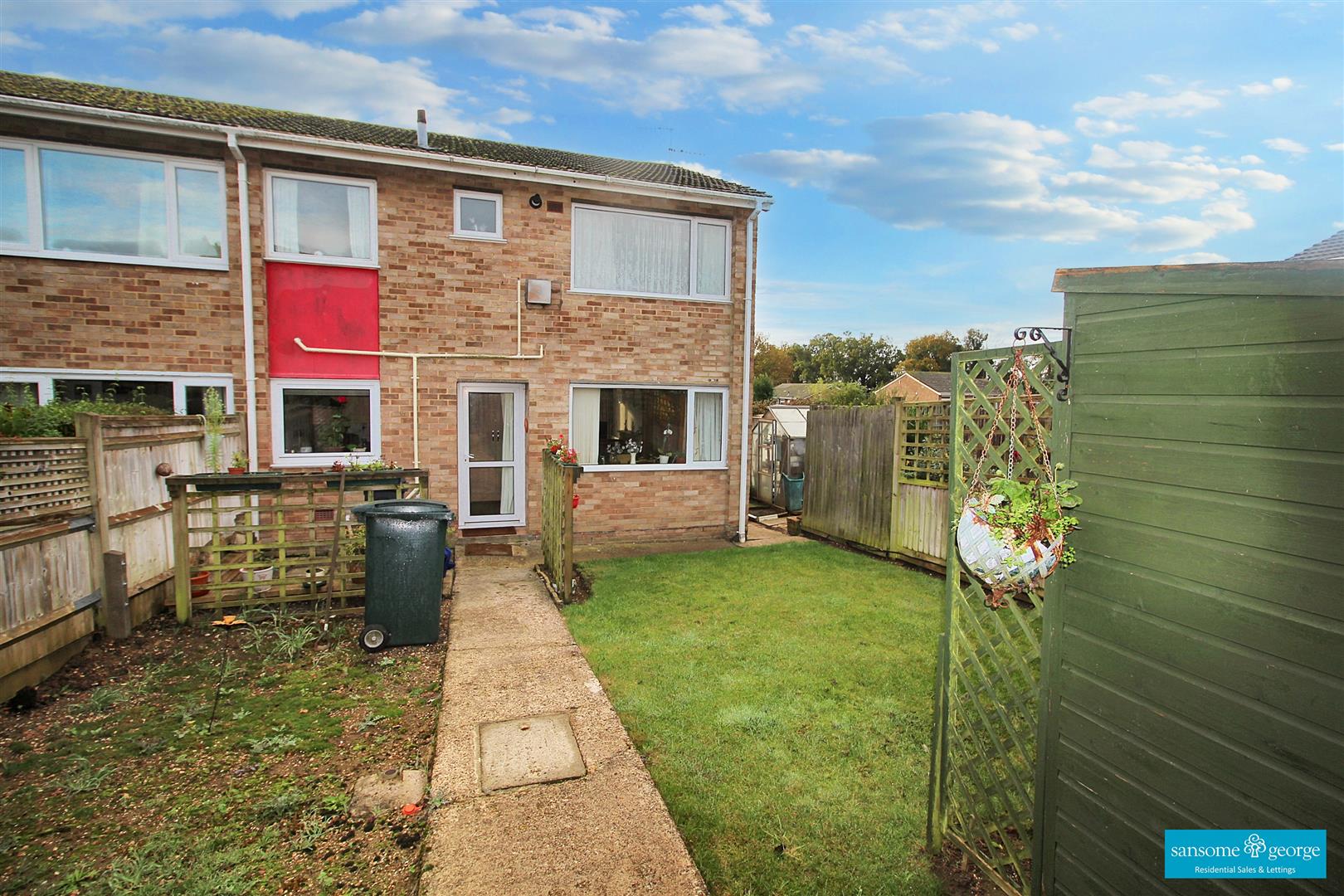 3 bed property in Montpelier Drive, Caversham